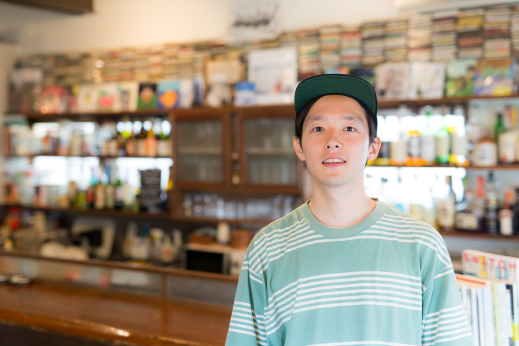 30代になり 自分の 役割 変えなきゃなと 人気バンドceroの髙城晶平が阿佐ヶ谷のバーで働く理由とは リクナビnextジャーナル