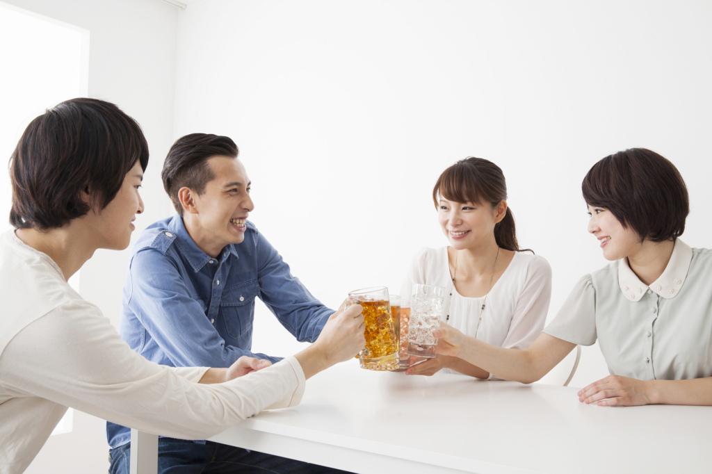 幹事必見 シーン別の飲み会の幹事あいさつで気をつけること リクナビnextジャーナル