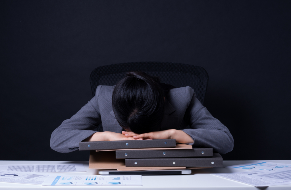 どうしても会社の仕事中に眠くなってしまった時の対処方法 リクナビnextジャーナル