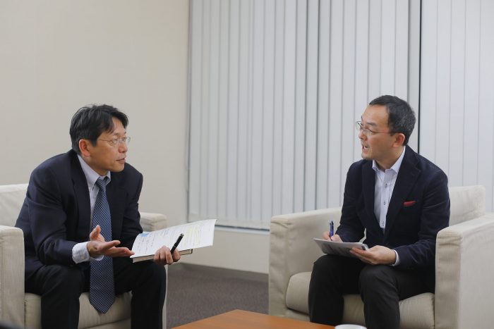 日産・吉澤氏とリクナビNEXT編集長・藤井薫　イノベーション対談風景１