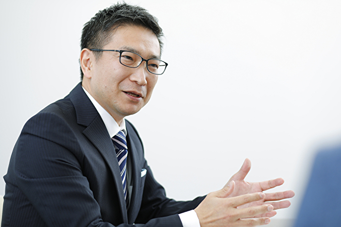 守屋氏インタビューカット