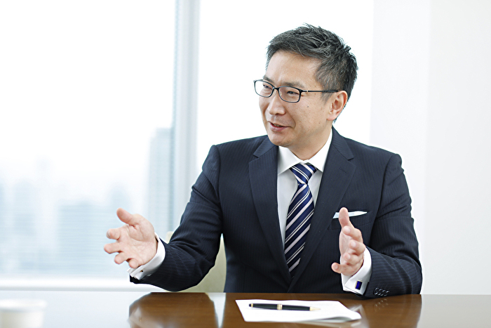守屋氏インタビューカット