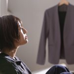 仕事に不安を抱えるビジネスパーソンのイメージ画像　Photo by PIXTA