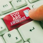 YOU ARE AWESOMEと書かれたKEY