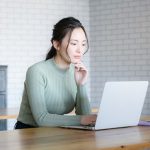 取柄がないと悩むビジネスパーソンのイメージカット
