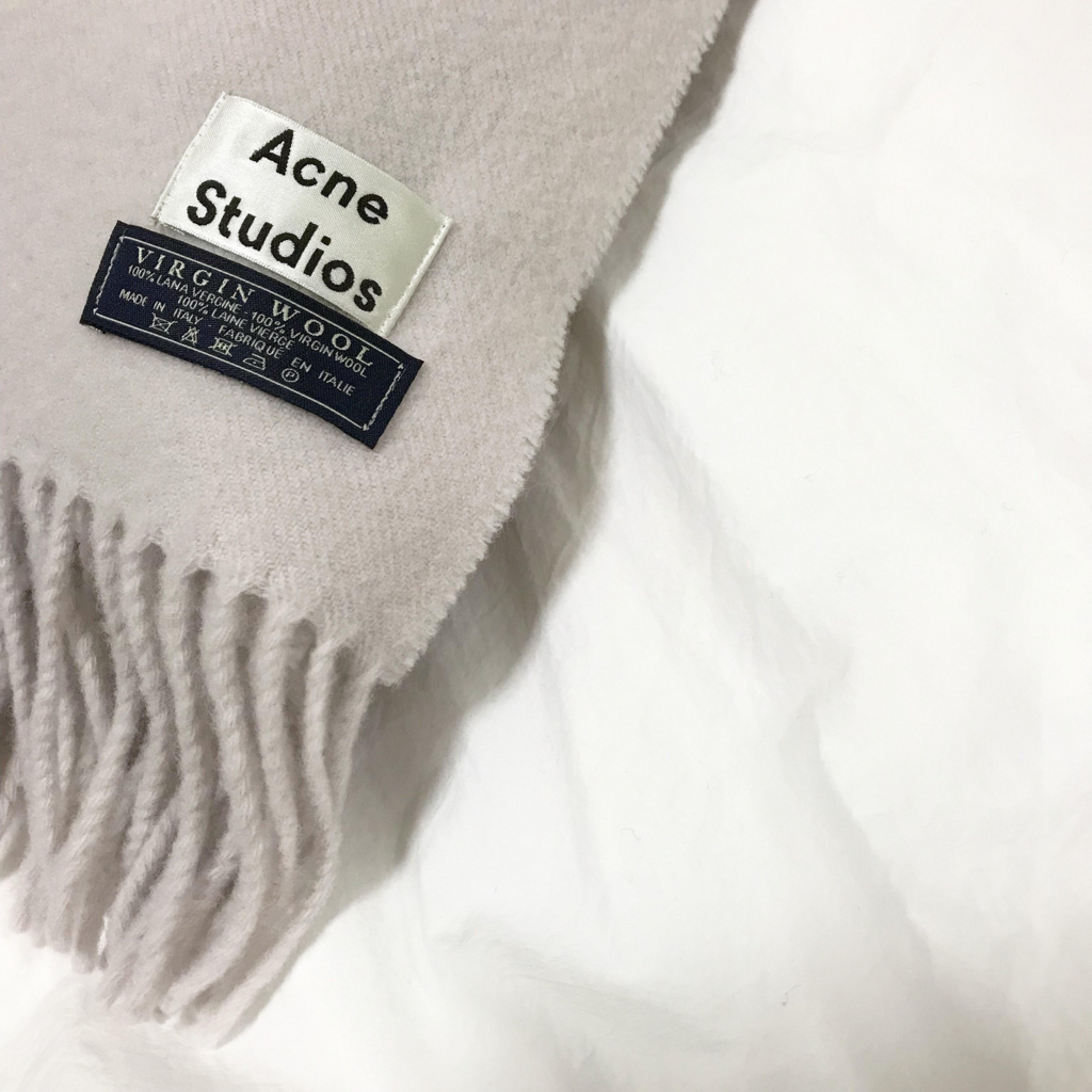 ストール：AcneStudios